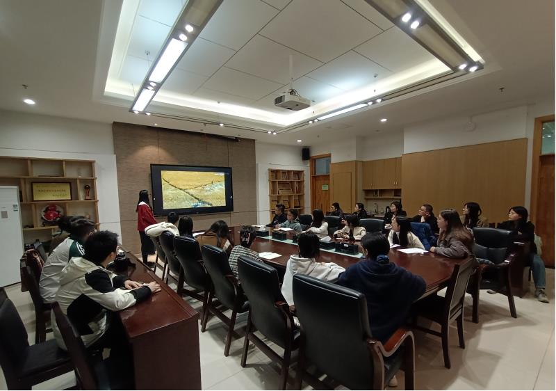 自拍视频
研会800-2023年10月理论学习照片（2）.jpg