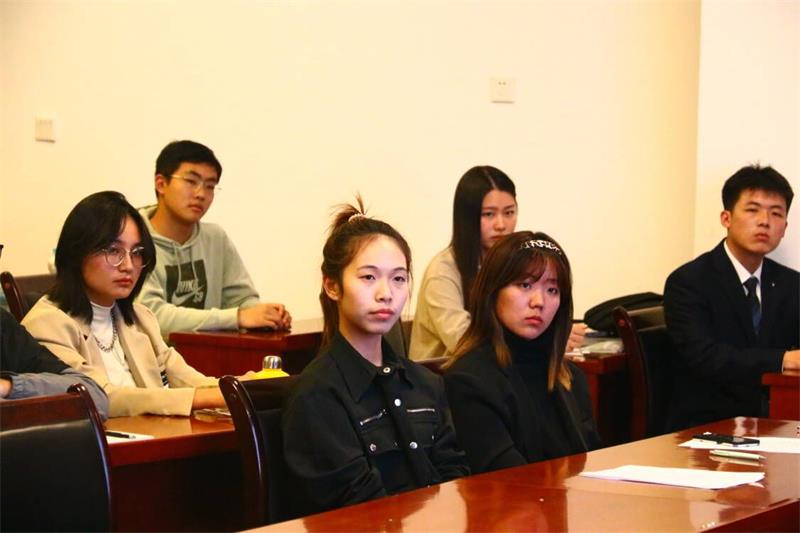 c5c0f8e9c0fa44bd839fe719c2388a5f.jpg 认真听800_750_750.jpg