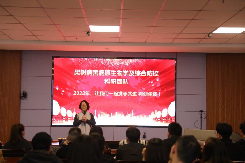 c41cb858db9342e999d9c5598eef22c4.jpg 黄丽丽老师.jpg